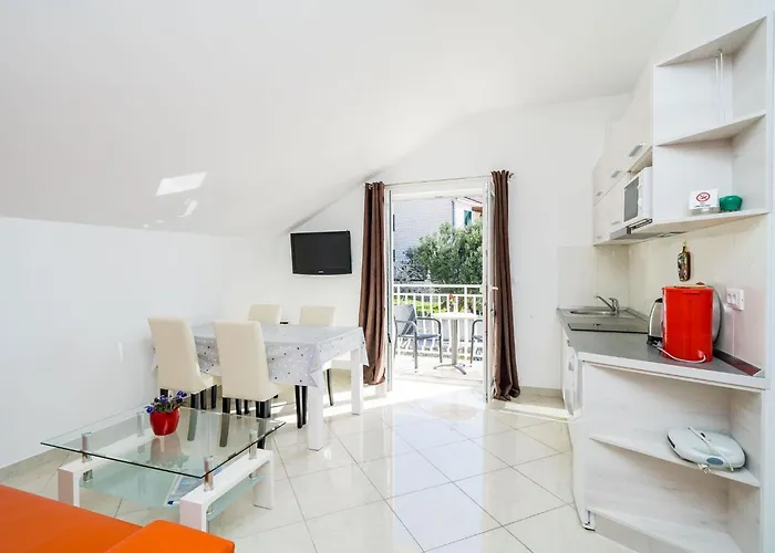 Samba - Luxury One-bedroom With Balcony And Sea View