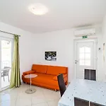 Samba - Luxury One-bedroom With Balcony And Sea View Apartment Mlini
