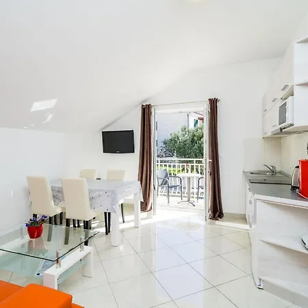 Samba - Luxury One-bedroom With Balcony And Sea View